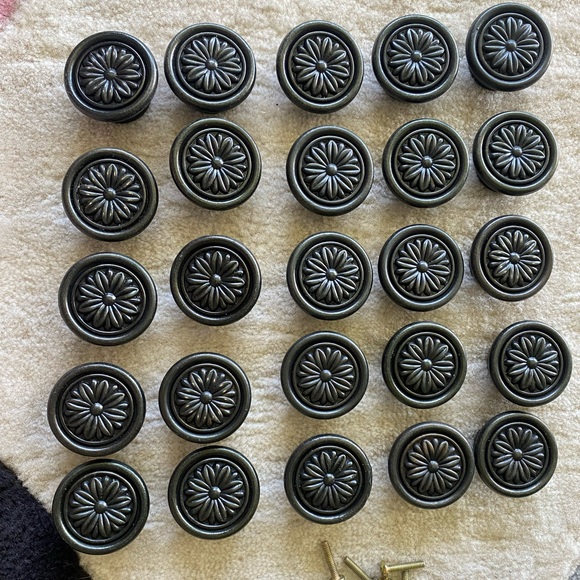 Cabinet drawer knobs - Picture 1 of 5